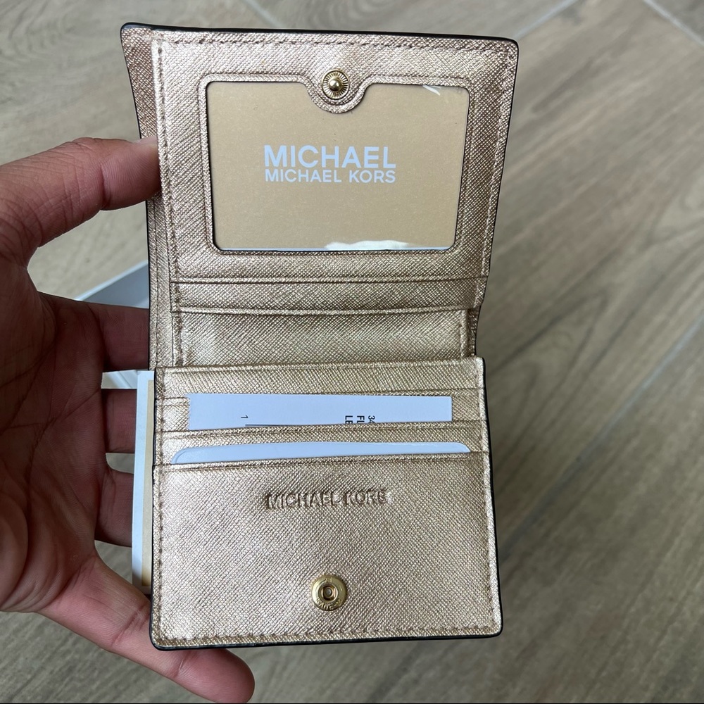 MICHAEL KORS JET SET WALLET - Picture 9 of 11